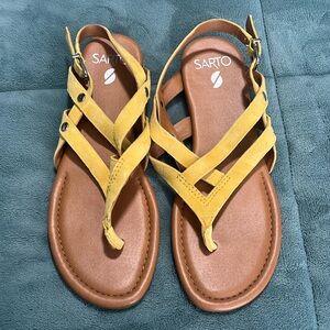 EUC Franco Sarto Gretchen sandals. Womens size 8.5. Yellow suede leather.